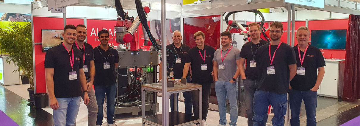 Das Team von ALPAKA Innovation am Messestand auf der Schweissen und Schneiden 2025