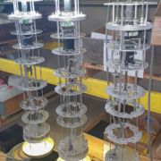 Radiolarien-Skulpturen im Aufbau bei ALPAKA Innovation