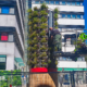 Bestückung des ALPAKA GreenTower mit Pflanzen durch die Gefässerie